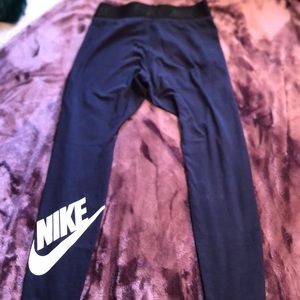 Navy Nike leggings